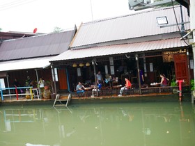 Thanicha Resort Amphawa