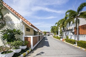Bualuang Angthong Hotel