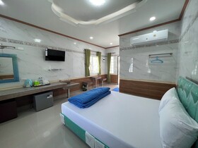 Bualuang Angthong Hotel