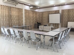 Bualuang Angthong Hotel