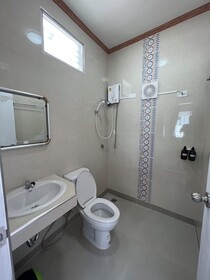 Bualuang Angthong Hotel