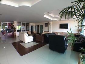 Banchang Apartment and Hotel