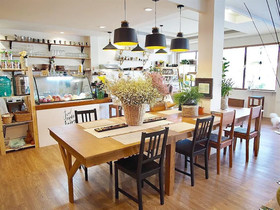 Life Station Hostel