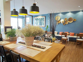 Life Station Hostel