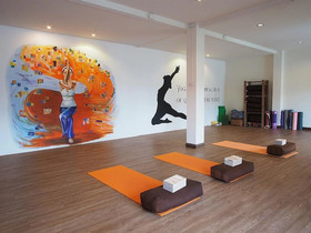 Life Station Hostel