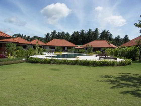 Sailom Resort Bangsaphan