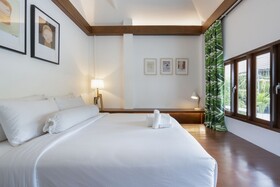 Phrip Phri Luxury Pool Villas