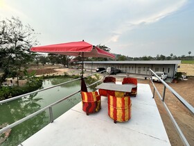 Check-in Resort