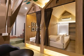 Apollo 19 Hostel by OYO Rooms