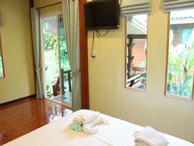 Ban Suan Lung Chaluay Fruit Resort