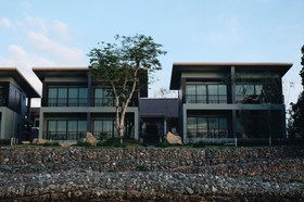 Riverawan Hotel