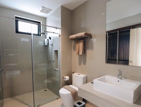 Riverawan Hotel