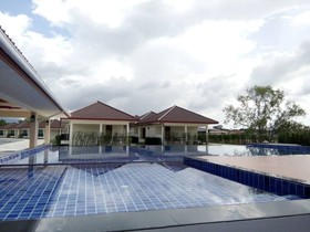 Saranrom Resort