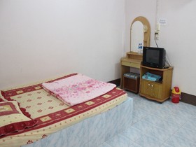 Tawanron Resort