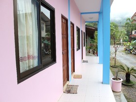 Tawanron Resort