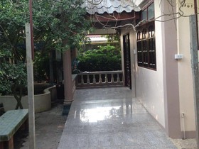 Damnoen Care Resort