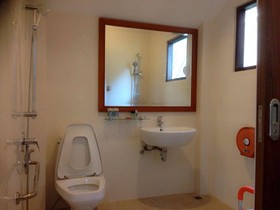 Damnoen Care Resort