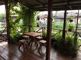 Maa Damnoen B&B