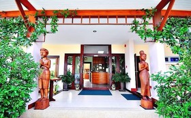 Maikaew Damnoen Resort