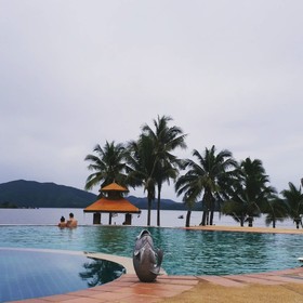Kaengkrachan Boathouse Paradise Resort