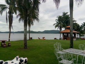 Kaengkrachan Boathouse Paradise Resort