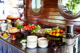 Kaengkrachan Boathouse Paradise Resort