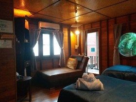 Kaengkrachan Boathouse Paradise Resort
