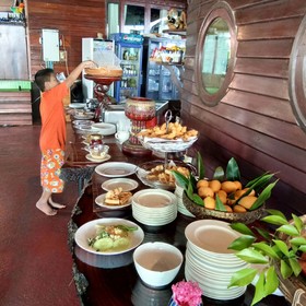 Kaengkrachan Boathouse Paradise Resort