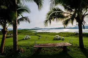 Kaengkrachan Boathouse Paradise Resort