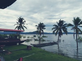 Kaengkrachan Boathouse Paradise Resort