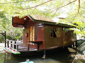 Kaengkrachan Boathouse Paradise Resort