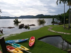Kaengkrachan Boathouse Paradise Resort
