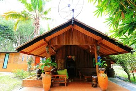 Kaengkrachan Boathouse Paradise Resort