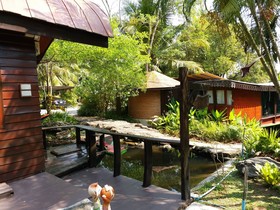 Kaengkrachan Boathouse Paradise Resort