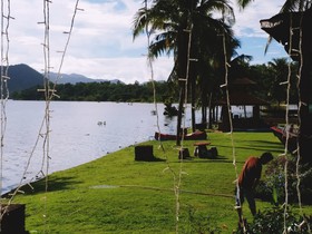 Kaengkrachan Boathouse Paradise Resort