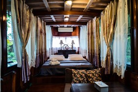Kaengkrachan Boathouse Paradise Resort