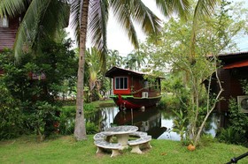 Kaengkrachan Boathouse Paradise Resort