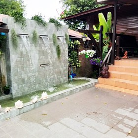 Kaengkrachan Boathouse Paradise Resort