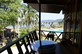 Kaengkrachan Boathouse Paradise Resort