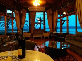 Kaengkrachan Boathouse Paradise Resort