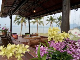 Kaengkrachan Boathouse Paradise Resort