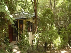 Mom Chailai Forest Retreat