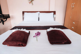 Noble Night Guesthouse