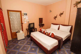 Noble Night Guesthouse