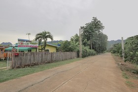 OYO 75325 Our House Tha Sao