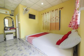 OYO 75325 Our House Tha Sao