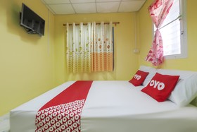OYO 75325 Our House Tha Sao