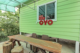 OYO 75325 Our House Tha Sao