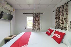 OYO 75325 Our House Tha Sao