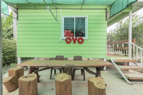 OYO 75325 Our House Tha Sao